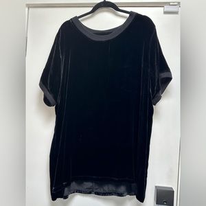 New Johnny Was Women’s Plain Black Velvet Short Sleeve Top Size Large